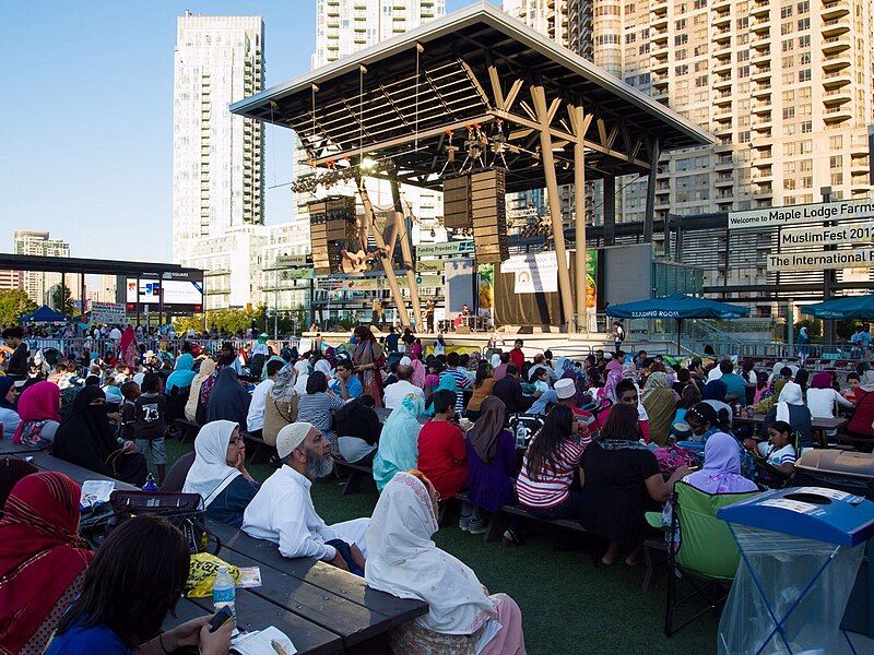 File:MuslimFest 2012.jpg