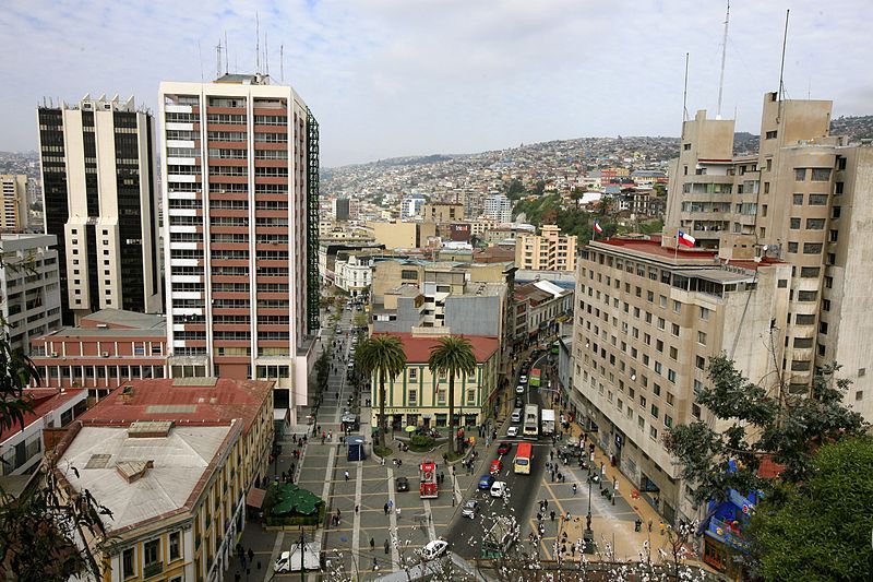 File:Plaza Aníbal Pinto.jpg