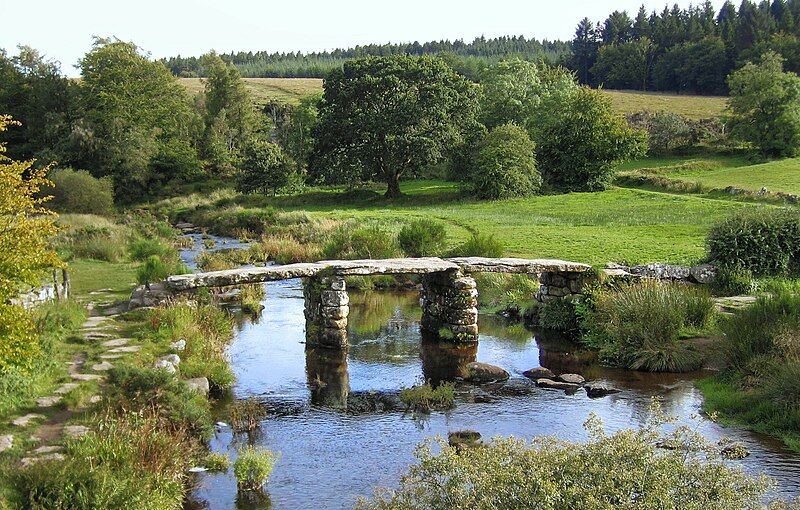 File:Postbridge Clapper Bridge.JPG