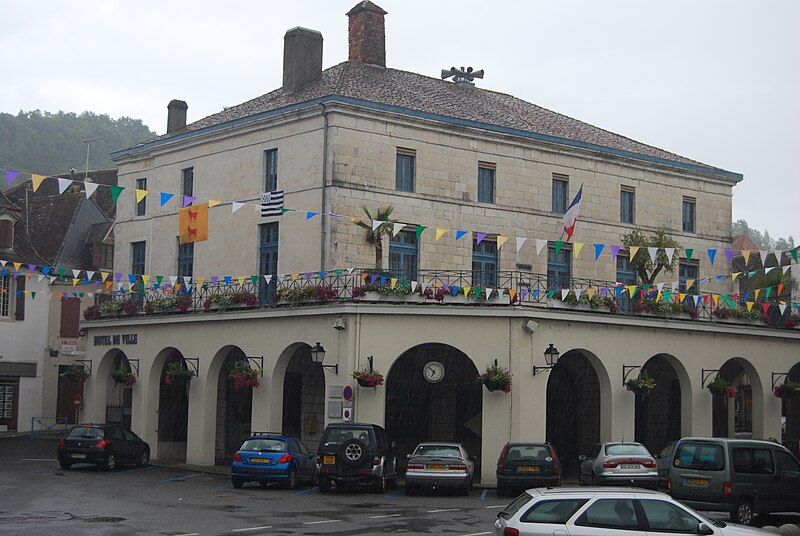 File:Salies mairie.jpg