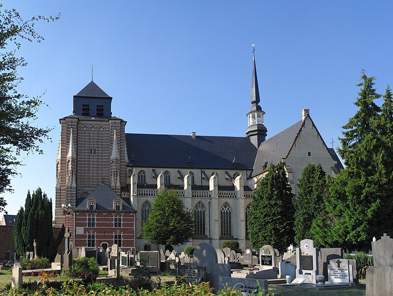 File:St-Dymphna church.jpg