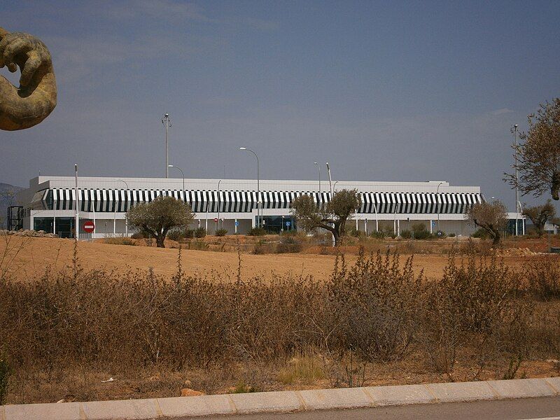 File:Terminal aeropuerto Castellón.JPG