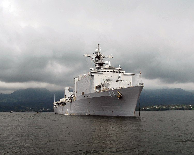 File:USS FortMcHenry01.jpg