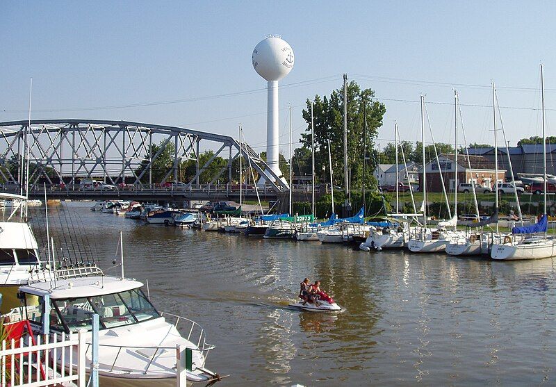 File:Vermilion-ohio-river-marina.jpg