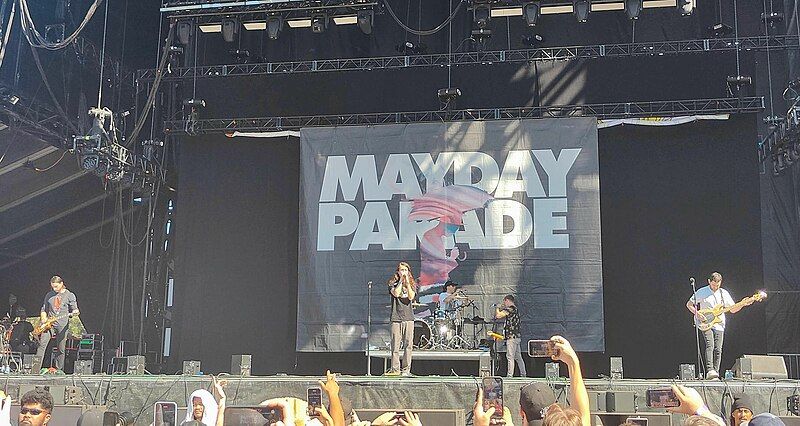 File:20231008 mayday parade.jpg