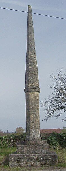 File:Aiguille cingle Figeac.jpg