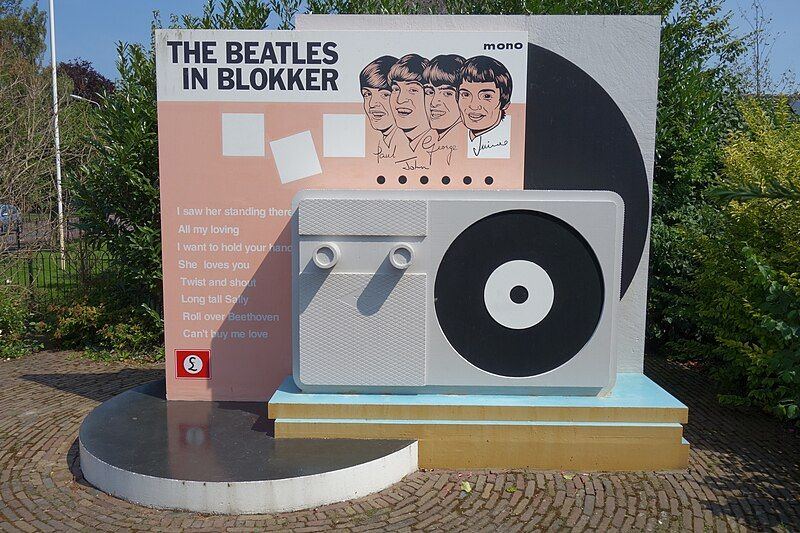 File:Beatles monument, Blokker.JPG