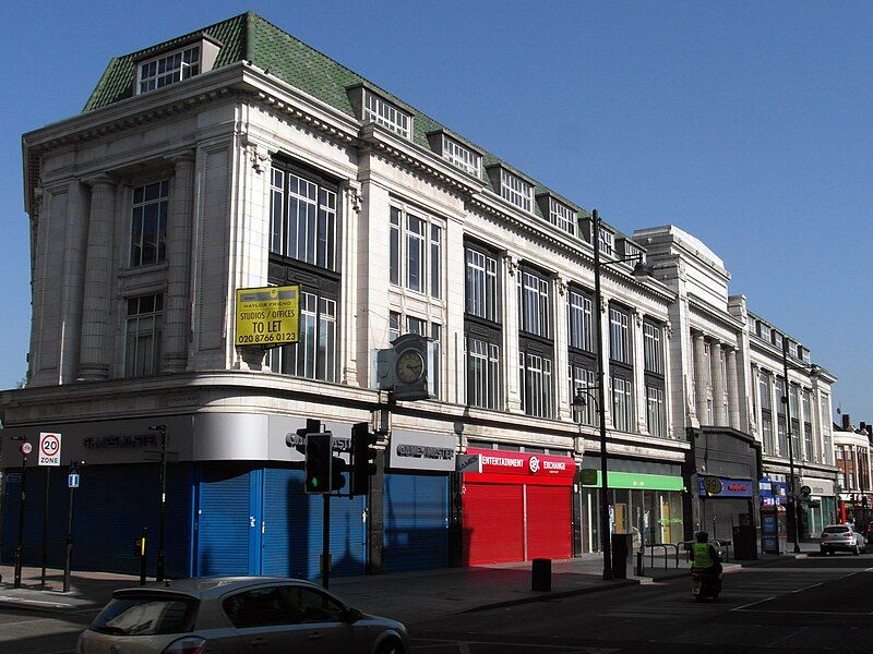 File:Brixton Road (8714211457).jpg