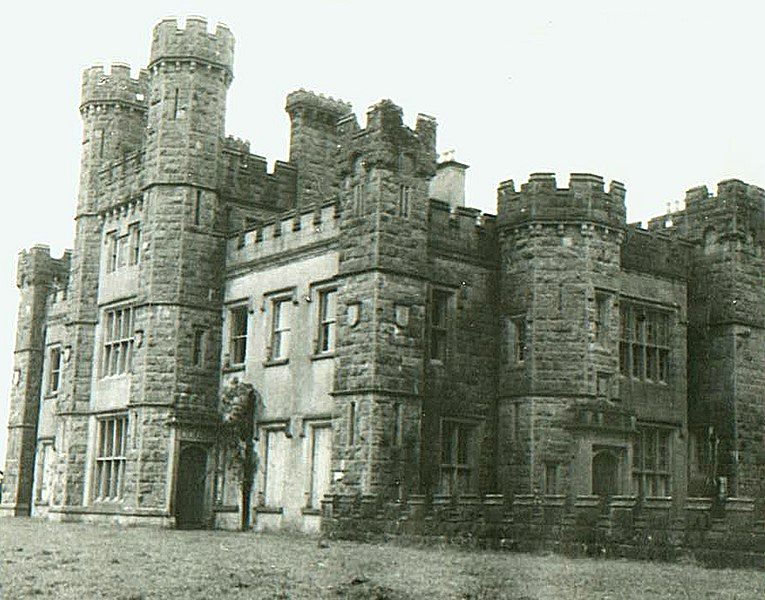 File:Castle saunderson.jpg