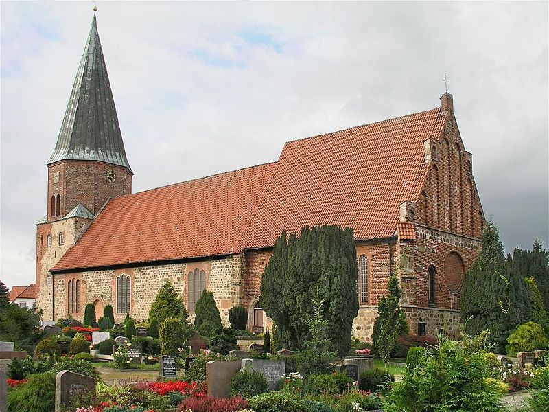 File:Dorum Kirche.jpg