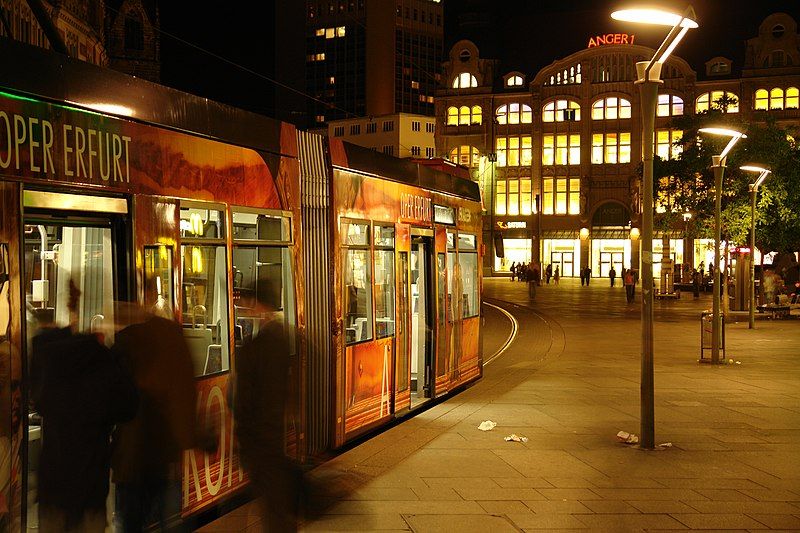 File:Erfurt-Stadtbahn-Anger1.jpg