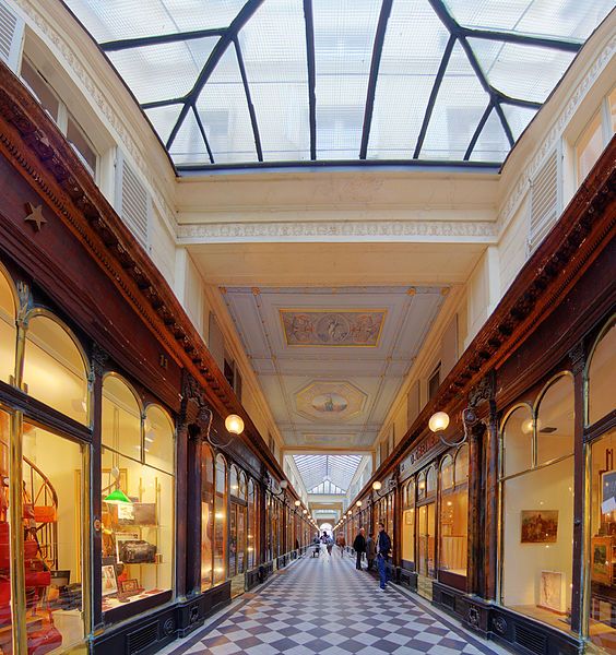 File:Galerie Véro-Dodat 2.jpg