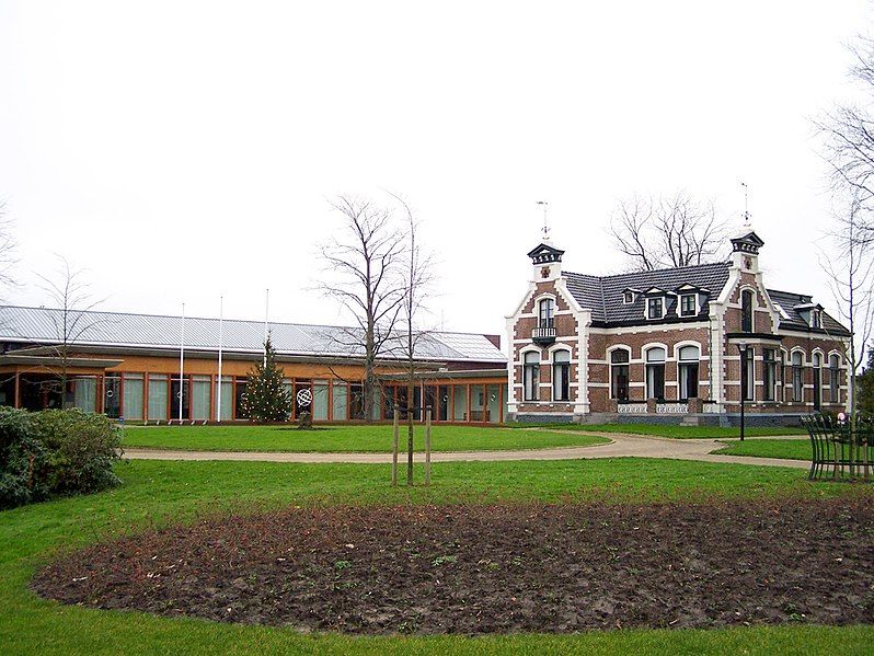 File:Gemeentehuis Kollumerland.jpg