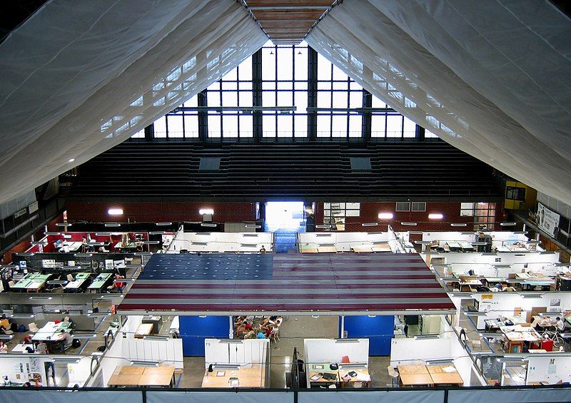 File:Gigantic American Flag.jpg