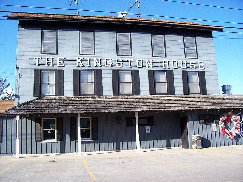 File:KingstonWisconsinTheKingstonHouse.jpg