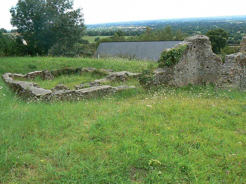 File:Mayenne Rubricaire thermes.JPG