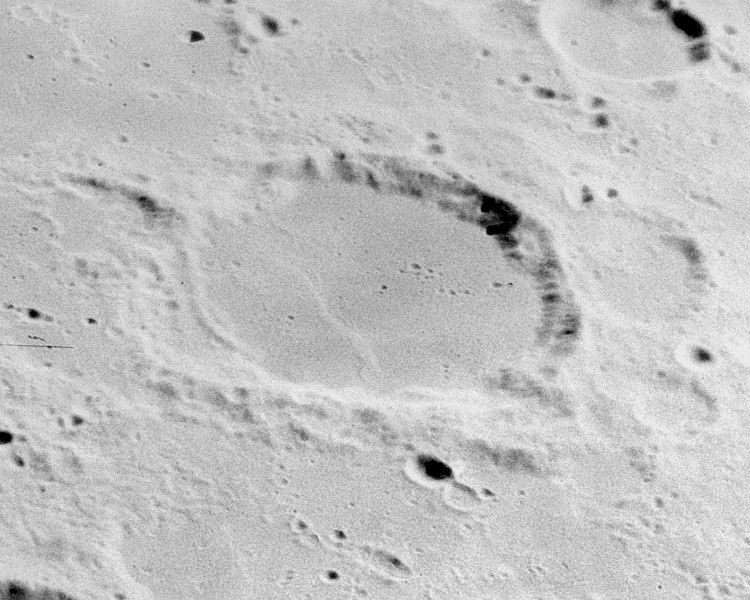 File:Oken crater AS15-M-2762.jpg