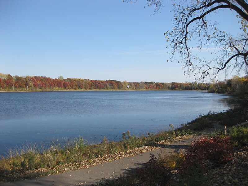 File:Powers Lake.jpg