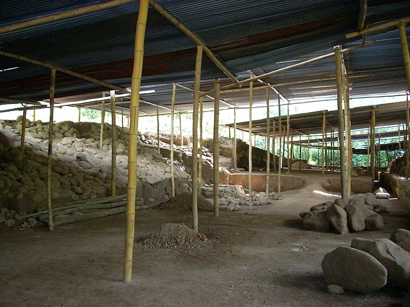 File:TakalikAbajBallcourt.jpg