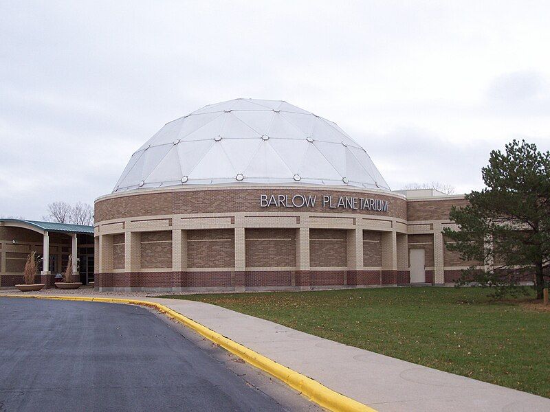 File:UWFoxValleyBarlowPlanetarium.jpg