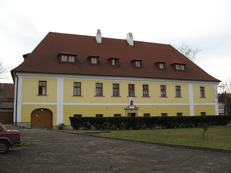 File:Vřesovice, fara.jpg