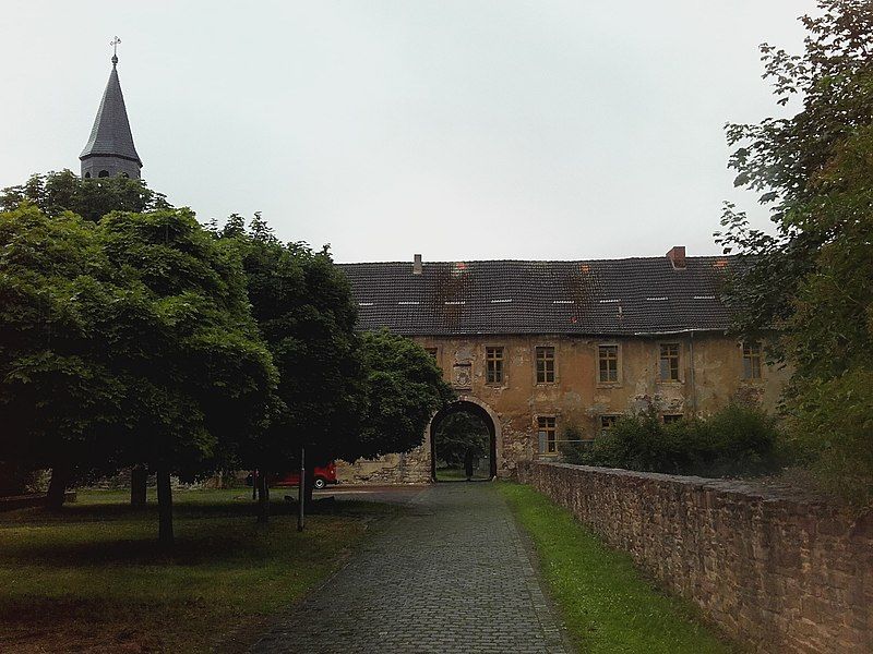 File:Wimmelburg-monastery-manor.jpg