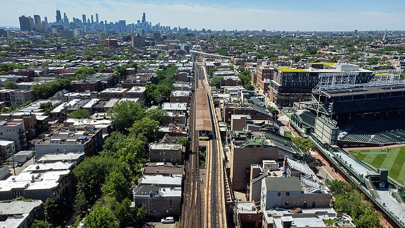 File:Addison "L" Station.jpg