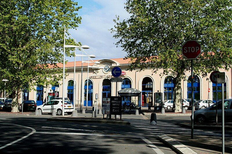 File:Agde - Gare01.jpg