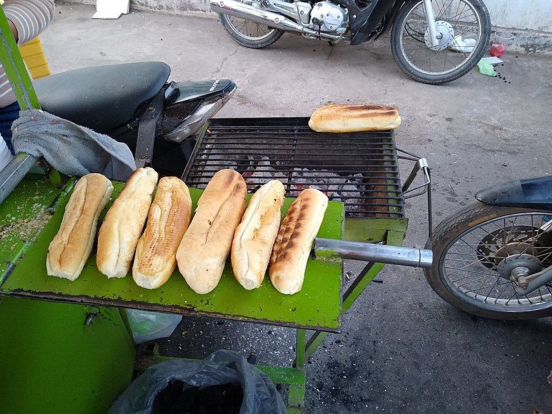 File:Baguettes in Kampot.jpg