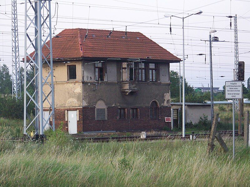 File:Bahnstrecke Dessau–Falkenberg06.jpg