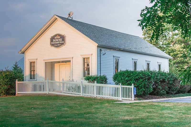 File:Bowne Township Hall.jpg