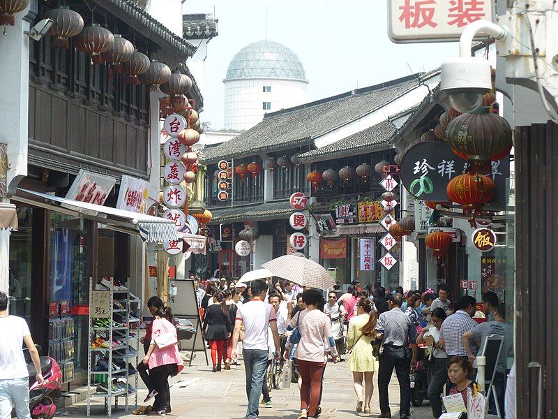 File:Cloth street Huzhou.JPG