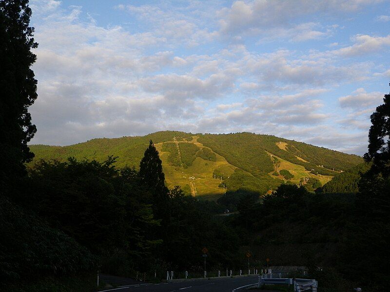 File:Mt.Osorakanzan.jpg