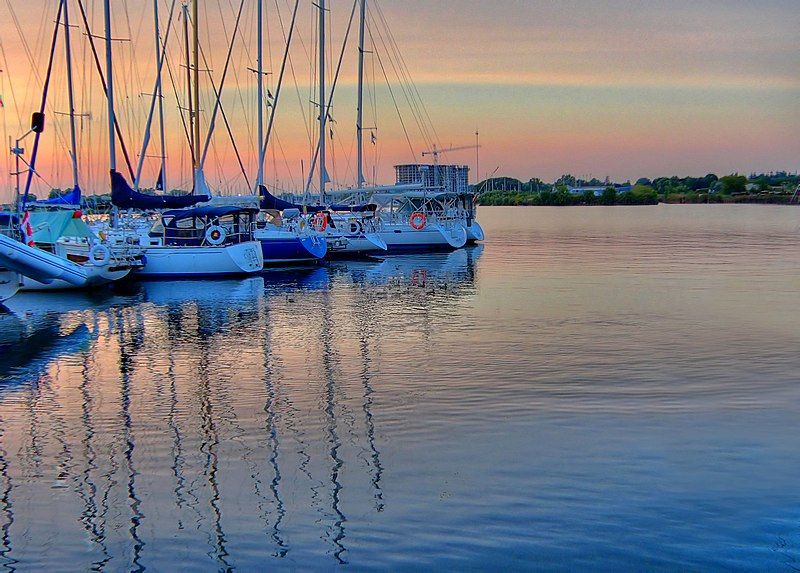 File:Whitby harbour.jpg