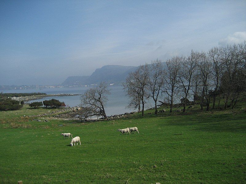 File:Askje Rennesøy.jpg