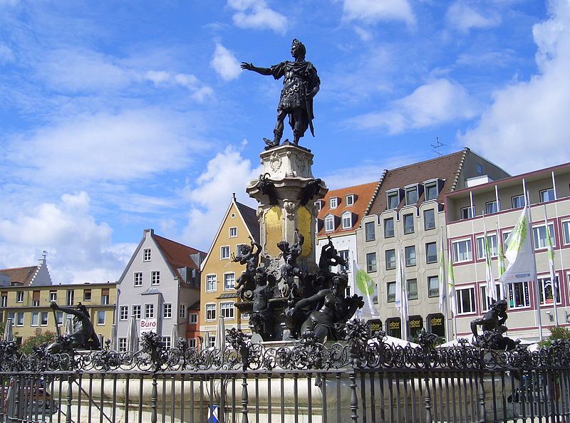 File:Augsburg Augustusbrunnen 4.JPG