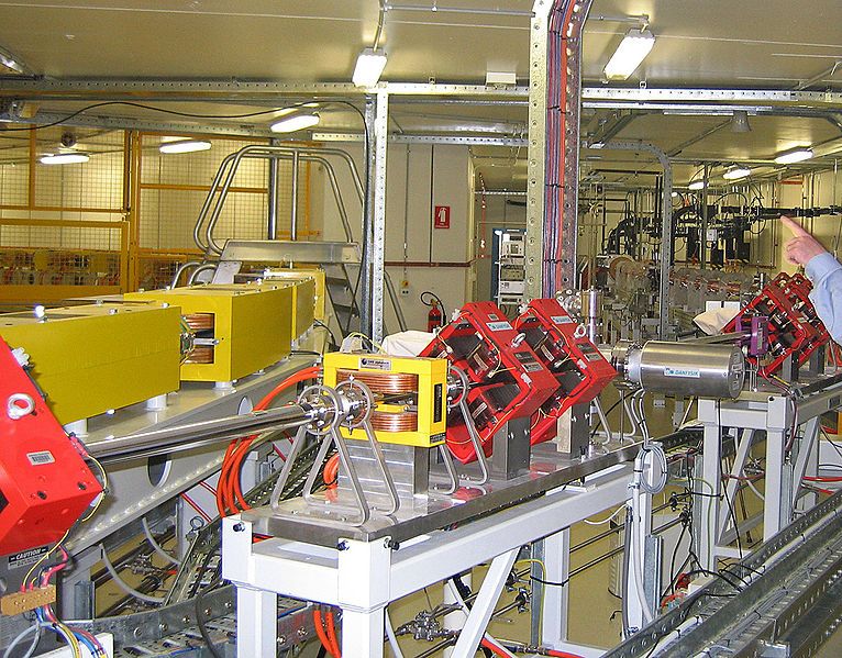 File:Aust.-Synchrotron,-Linac-&-Booster-Ring,-14.06.2007.jpg