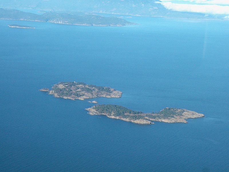 File:Ballenas Islands.jpg