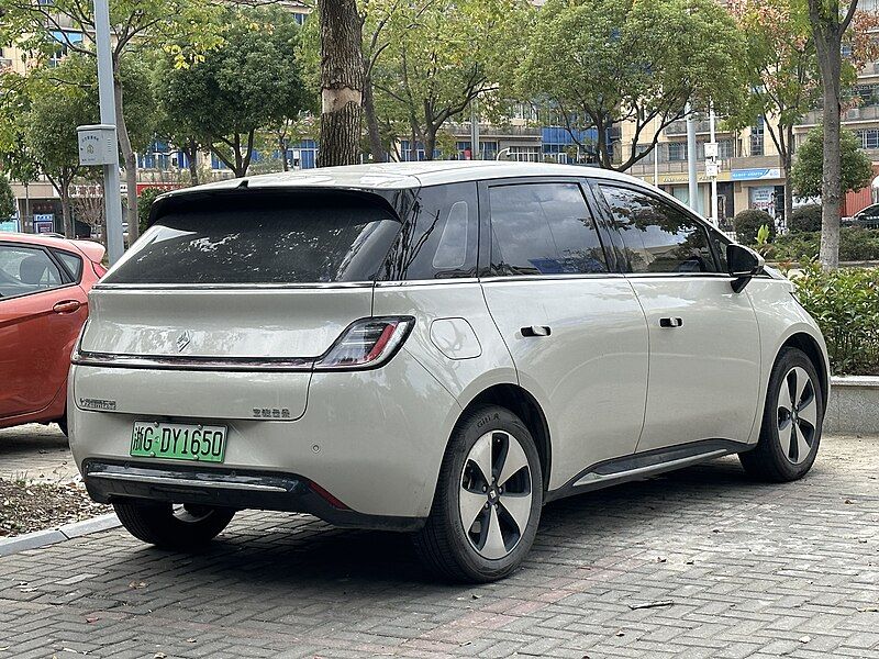 File:Baojun Yunduo 009.jpg