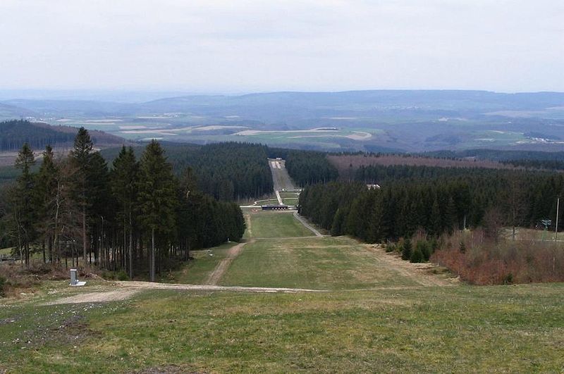 File:Blick-vom-erbeskopf.jpg