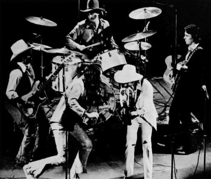 File:Dirt Band 1976.jpg