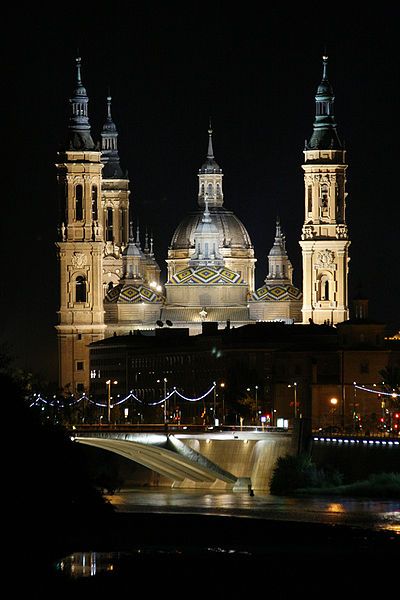 File:El Pilar-noche.jpg