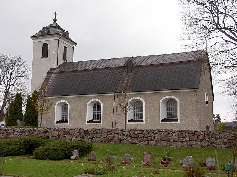 File:Fresta kyrka ext3.jpg