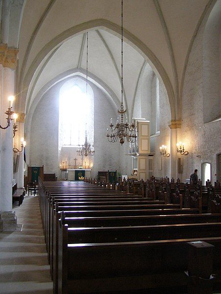 File:Haapsalu Castle.Inside.jpg