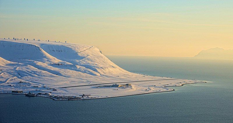 File:Hotellneset-peninsula-in-winter.jpg