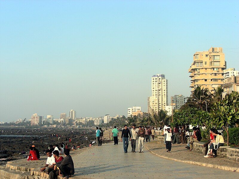 File:Mumbai Bandstand Promenade.jpg