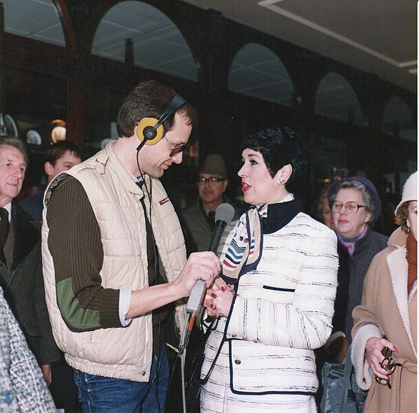 File:Ruth Madoc 1984.jpg