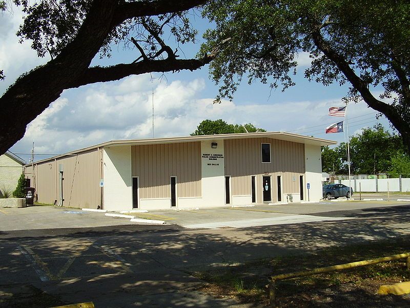 File:SouthHoustonPDFrontEntranceTexas.JPG