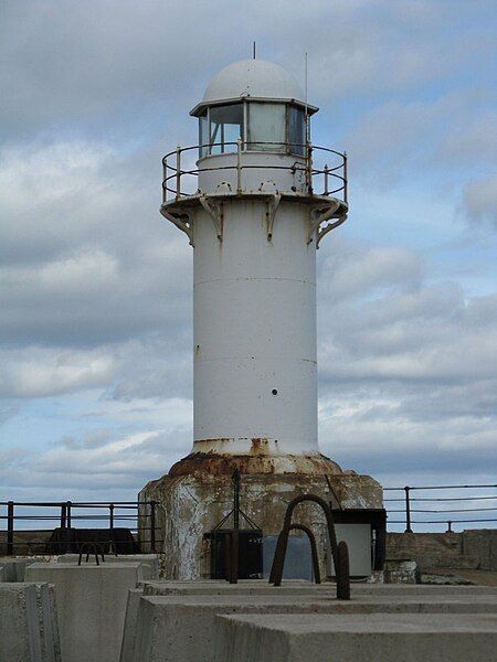 File:South gare light-3-1000.jpg