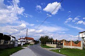 View from Grnčari of the road toward Podmočani.